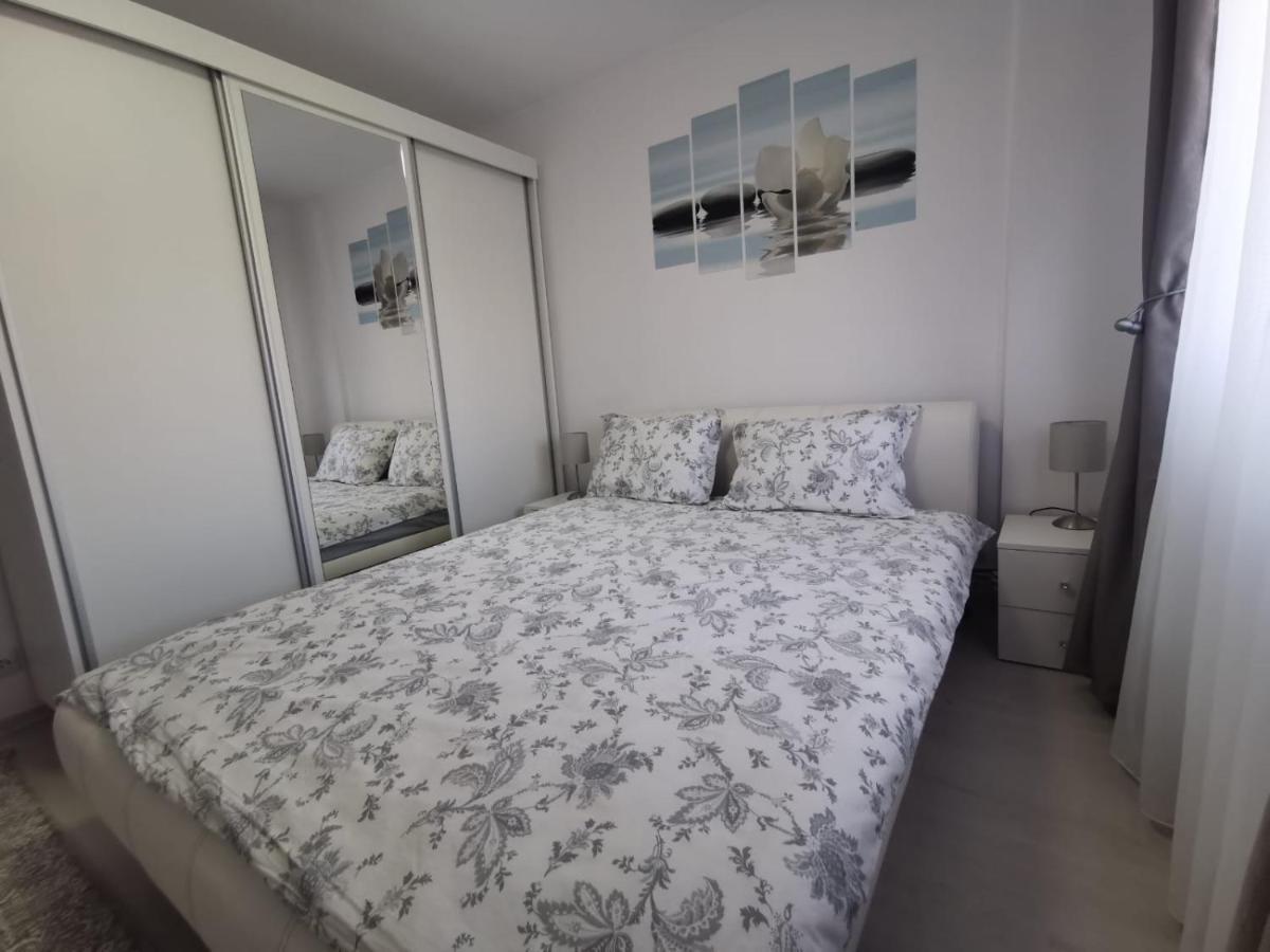 Apartament Regim Hotelier Deva Extérieur photo